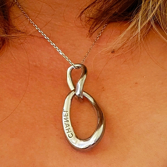 CHANEL Sterling silver necklace - Picture 1 of 4